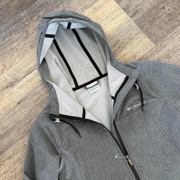 Columbia Women's Charcoal Hooded Rain Jacket - Picture 2 of 3